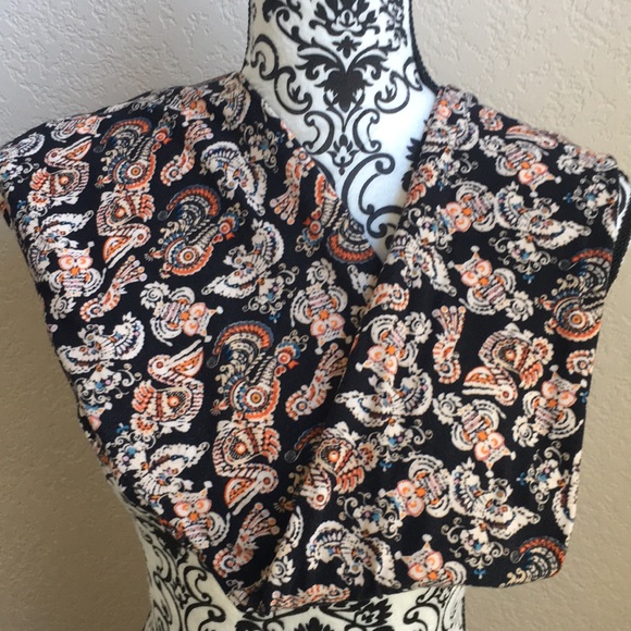 SOLD💗EUC Lularoe Leggings Aztec/Phoenix - Picture 2 of 3